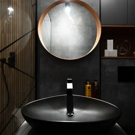 Soni Exclusive 305 Plaza With Private Parking & Self Check-in