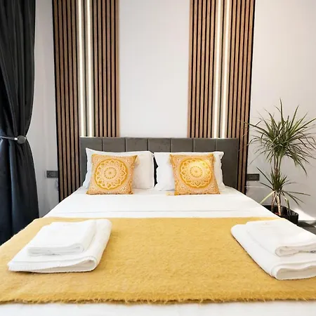 Soni Exclusive 305 Plaza With Private Parking & Self Check-in בוקרשט