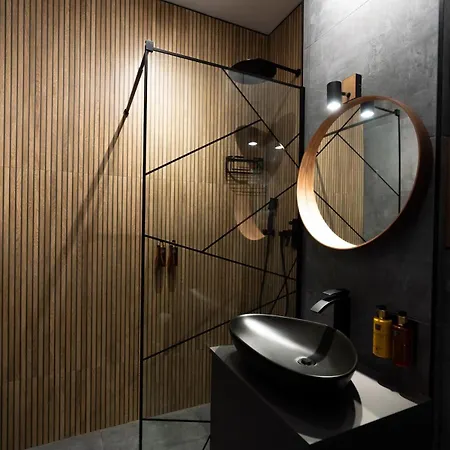 Soni Exclusive 305 Plaza With Private Parking & Self Check-in *