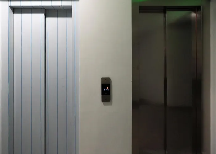 Soni Exclusive 305 Plaza With Private Parking & Self Check-in * Bukarest