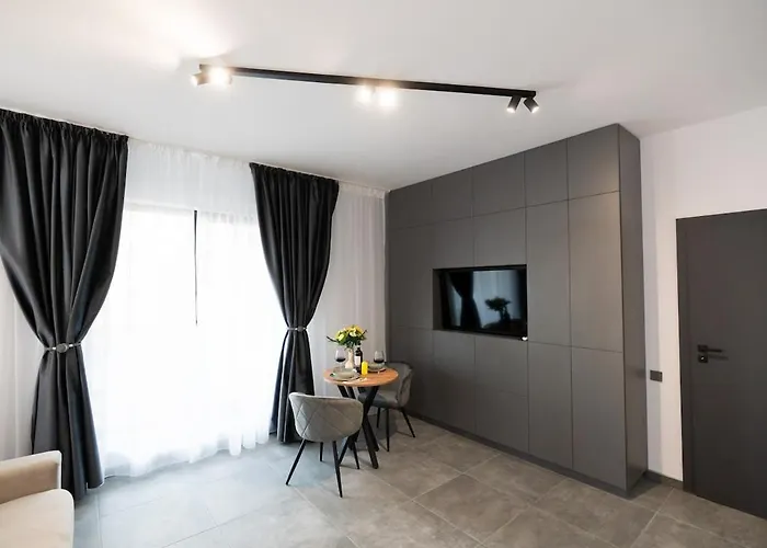 Soni Exclusive 305 Plaza With Private Parking & Self Check-in *
