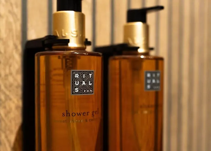 Soni Exclusive 305 Plaza With Private Parking & Self Check-in *