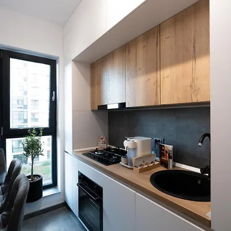 Soni Exclusive 305 Plaza With Private Parking & Self Check-in