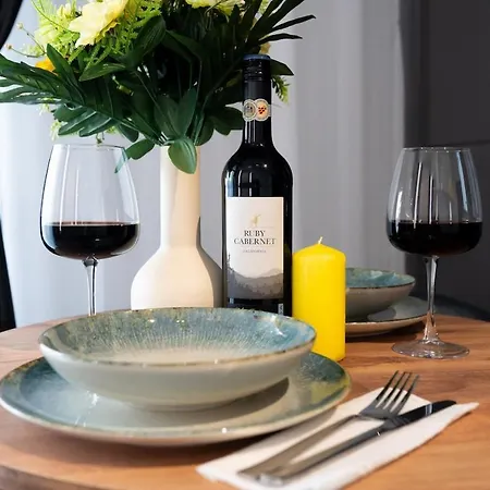 Soni Exclusive 305 Plaza With Private Parking & Self Check-in Appartamento