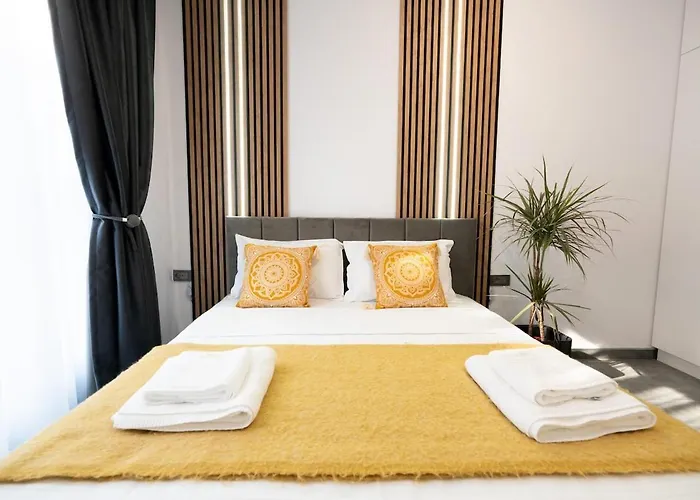 Soni Exclusive 305 Plaza With Private Parking & Self Check-in בוקרשט