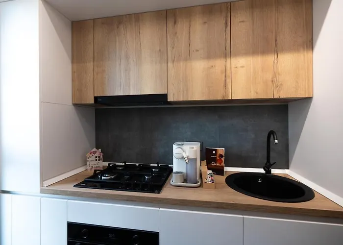 Soni Exclusive 305 Plaza With Private Parking & Self Check-in דירה